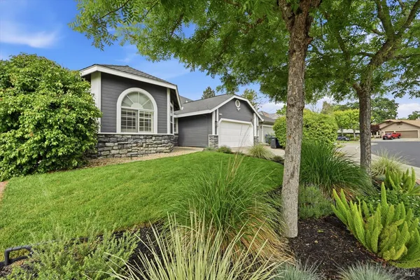 $950,000 | 6183 Marsi Court, Windsor, CA 95492