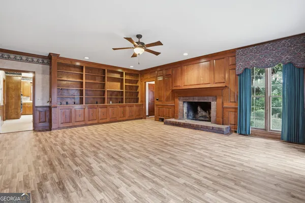 a kitchen that has a cabinets and a stove