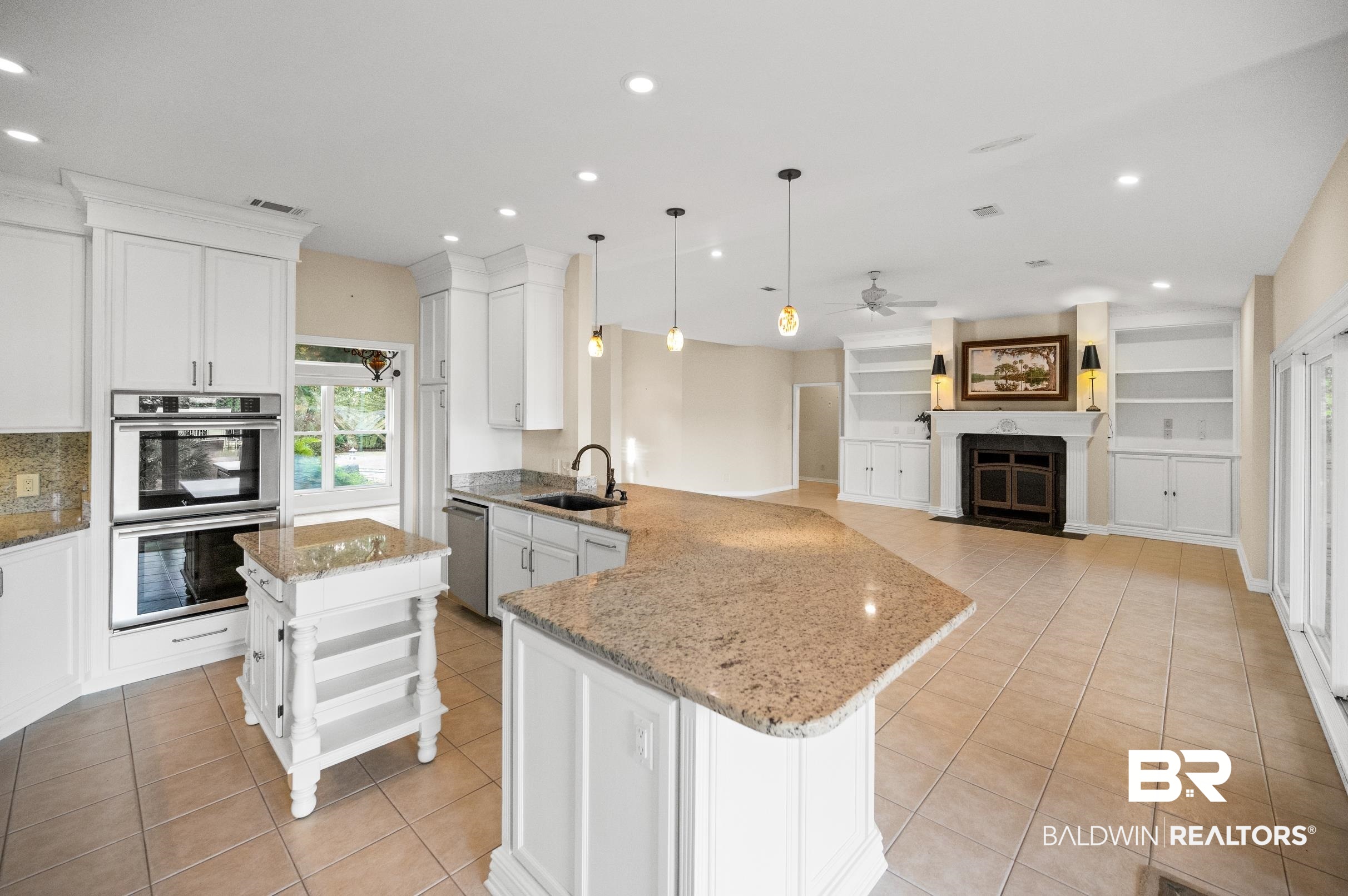 9370 Neumann Drive Elberta, AL 36530 - Photo 12 of 47 Kitchen