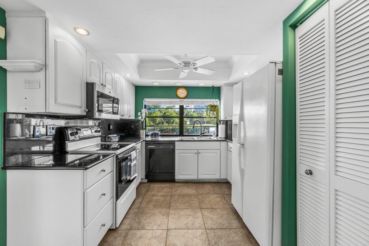 6458 Sweet Maple Lane Boca Raton, FL 33433 - Photo 12 of 32 013-6458SweetMapleLane-BocaRaton-FL-3343