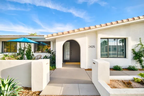 $899,900 | 2425 West Impala Circle, Mesa, AZ 85202