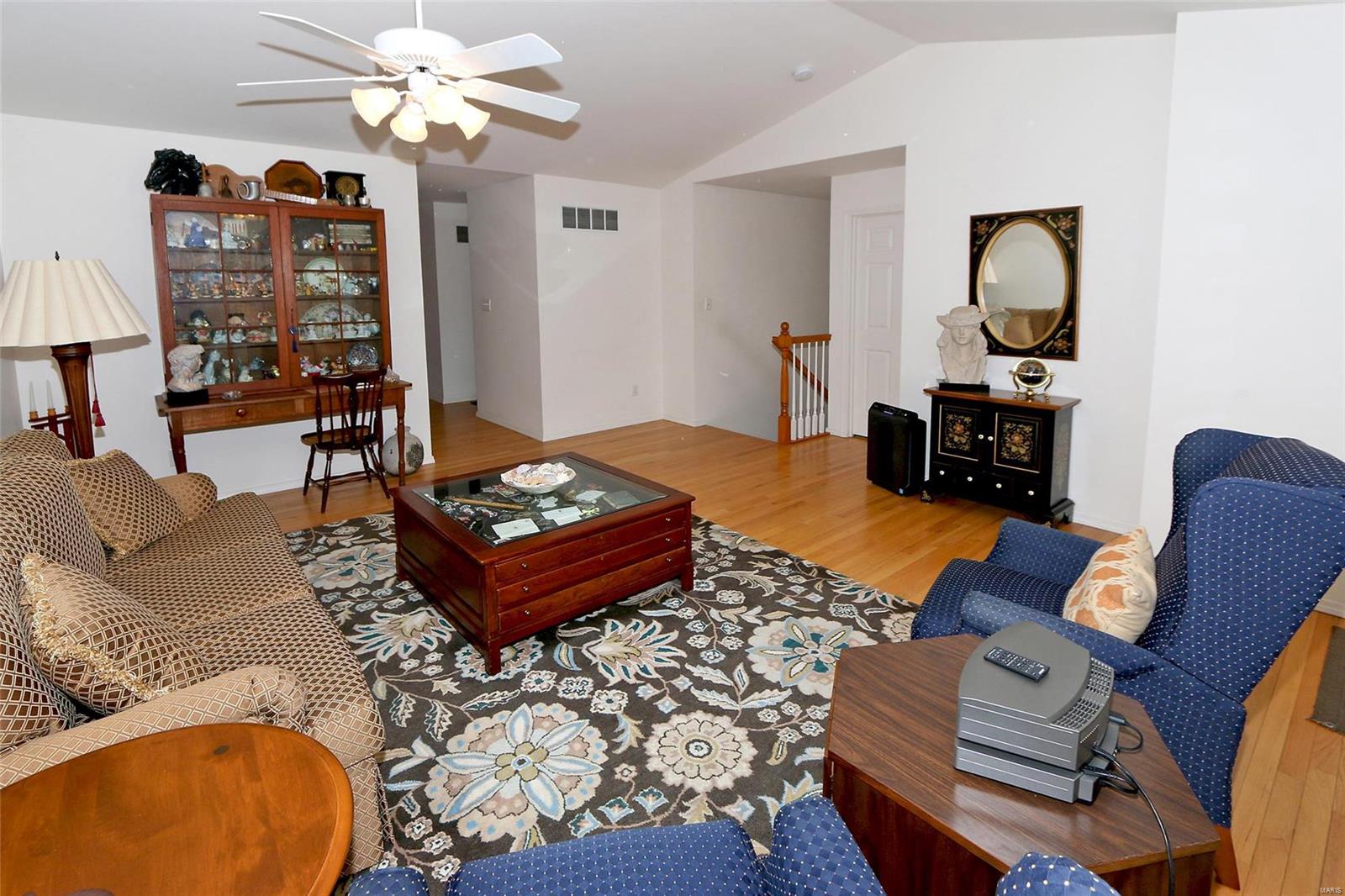 1229 Hunters Chase Drive Eureka, MO 63025 - Photo 5 of 31