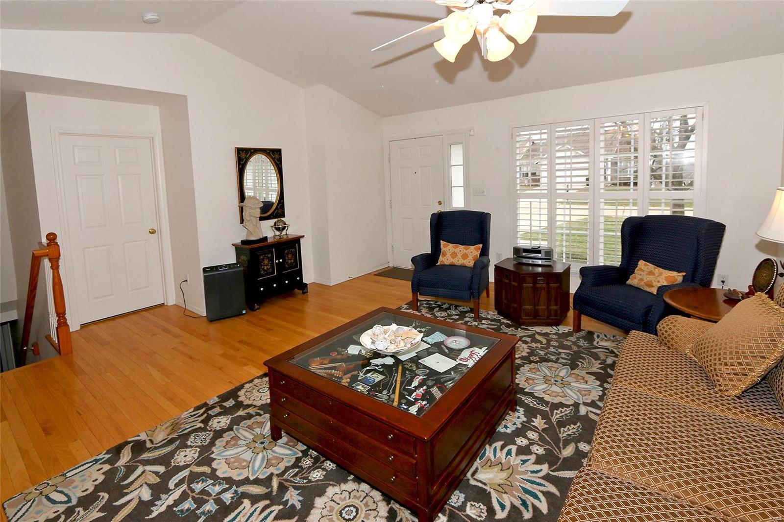 1229 Hunters Chase Drive Eureka, MO 63025 - Photo 6 of 31