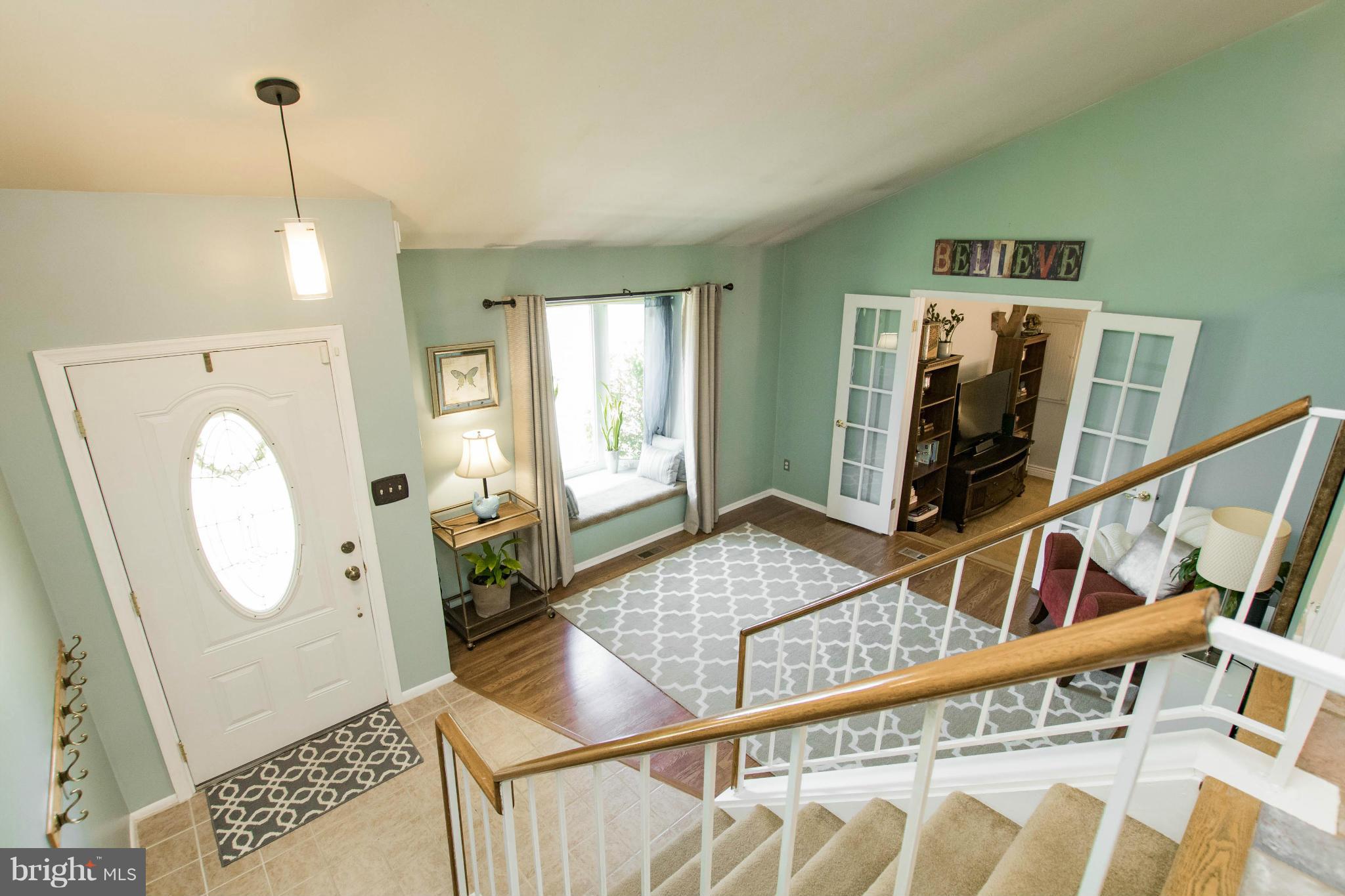 12815 Cunninghill Cove Road Baltimore, MD 21220 - Photo 7 of 30 Living Room