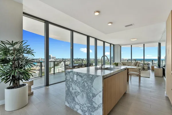 $32,500 | 500 Alton Road, Unit 2205, Miami Beach, FL 33139