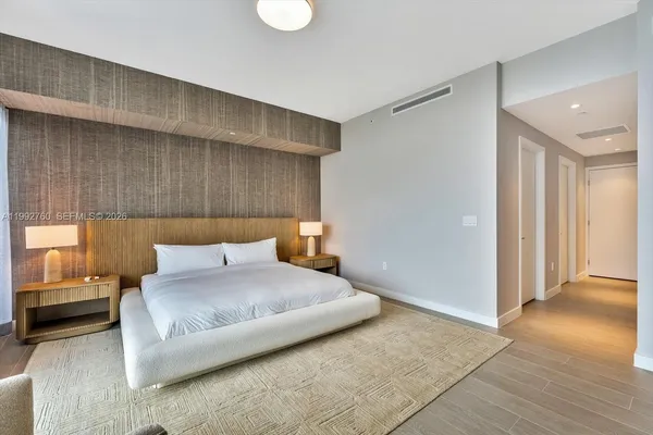 $32,500 | 500 Alton Road, Unit 2205, Miami Beach, FL 33139
