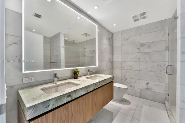 $32,500 | 500 Alton Road, Unit 2205, Miami Beach, FL 33139