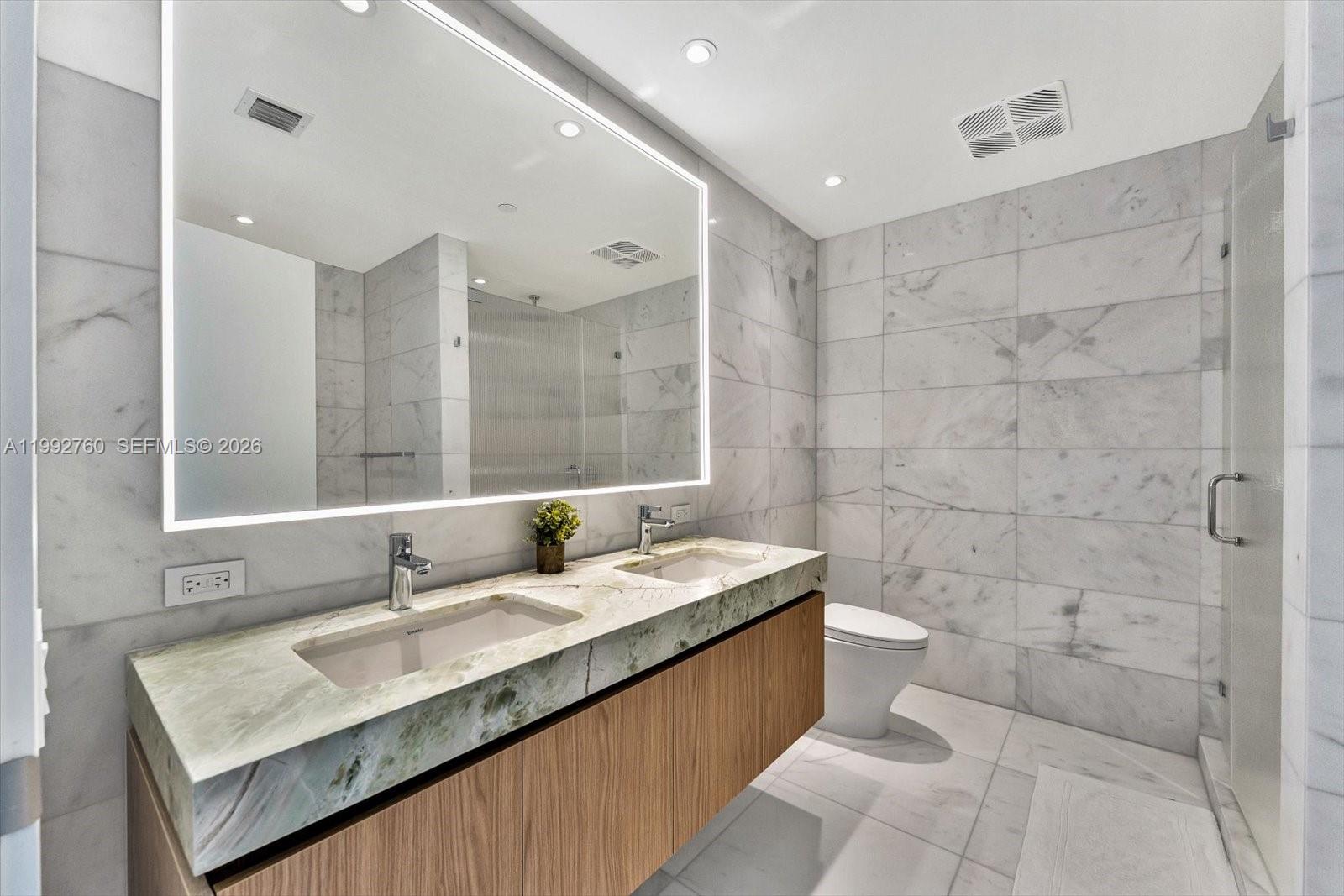 500 Alton Road, Unit 2205 Miami Beach, FL 33139 - Photo 17 of 60