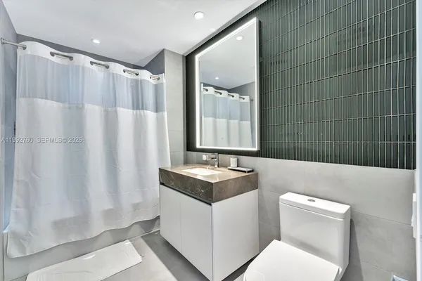 $32,500 | 500 Alton Road, Unit 2205, Miami Beach, FL 33139