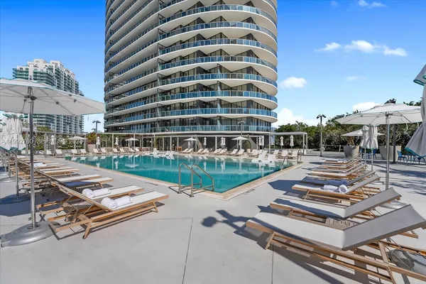 $32,500 | 500 Alton Road, Unit 2205, Miami Beach, FL 33139