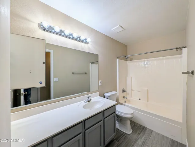 a view of parking area