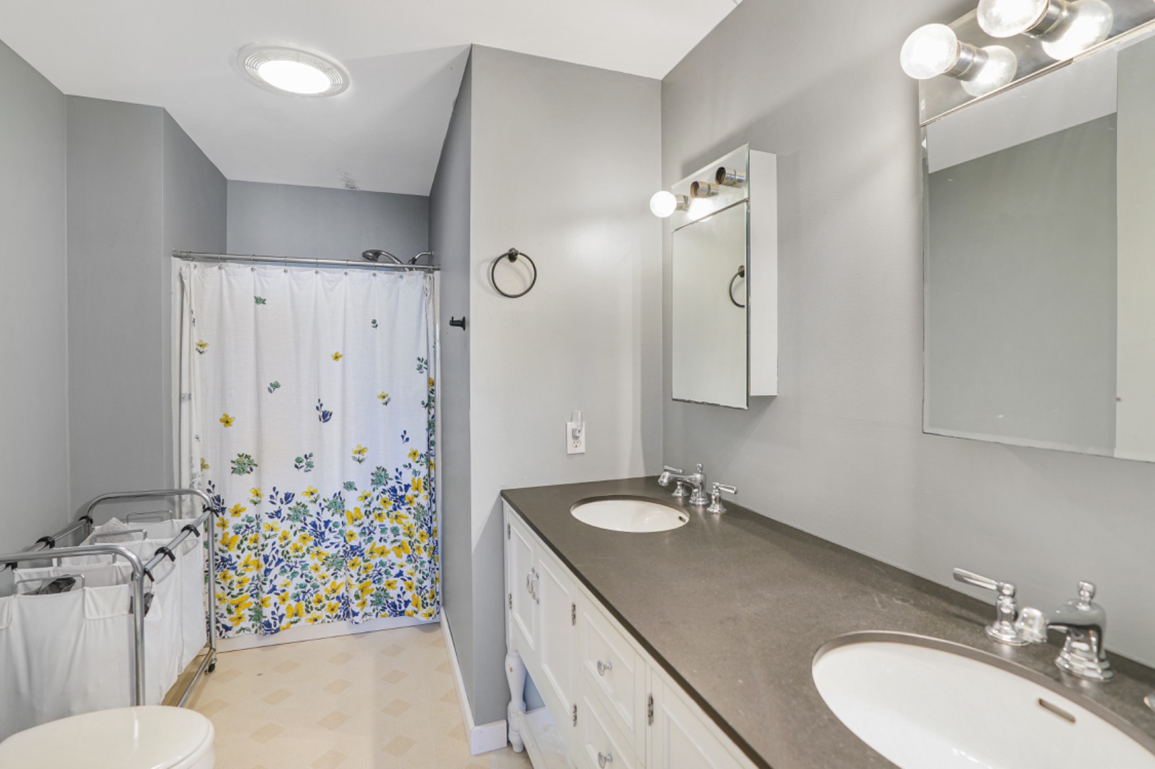 400 Edgartown-Vineyard Haven Road Edgartown, MA 02539 - Photo 21 of 33 Main bath