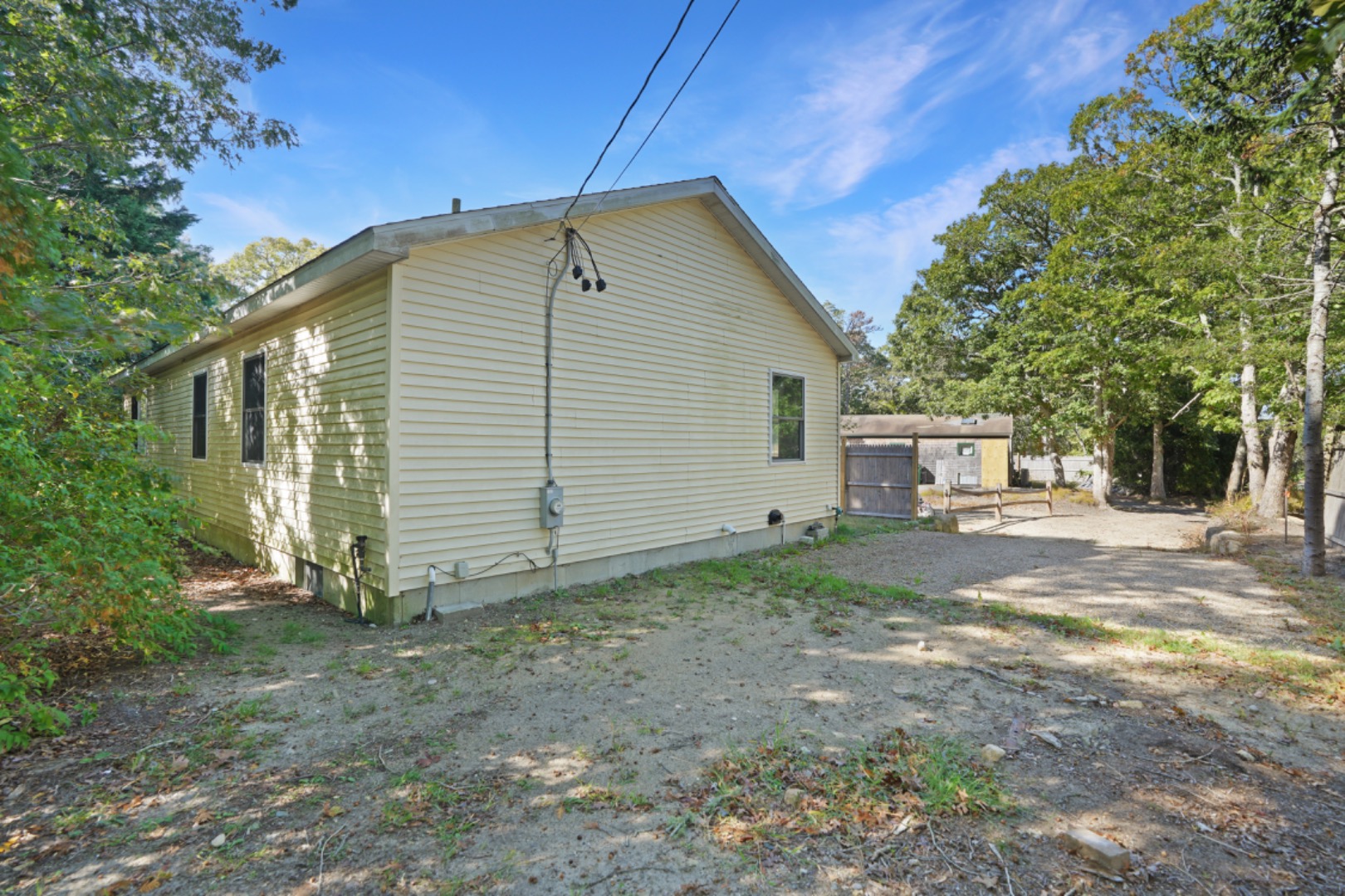 400 Edgartown-Vineyard Haven Road Edgartown, MA 02539 - Photo 33 of 33 Driveway/side view