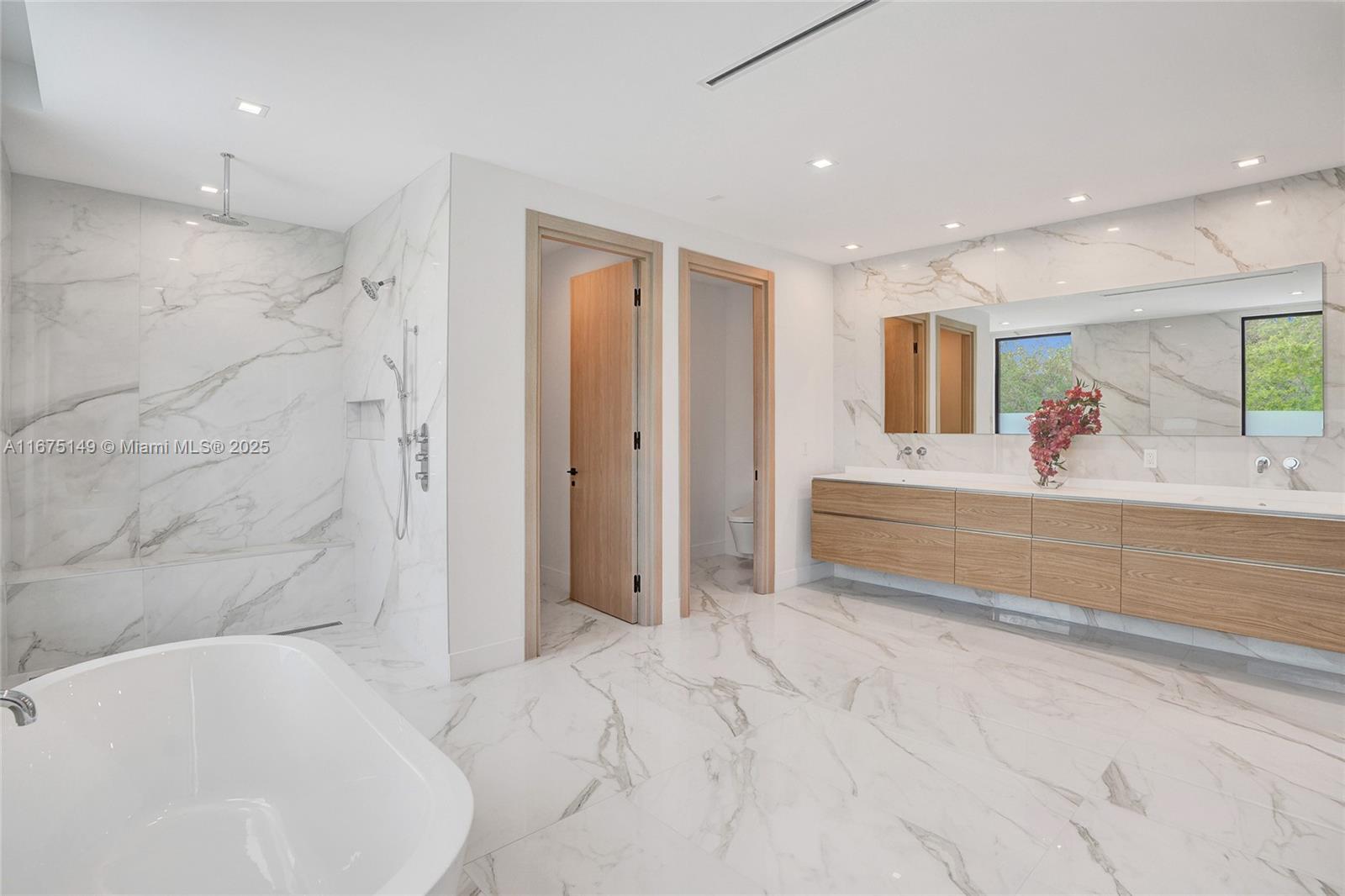 6350 Southwest 112th Street Pinecrest, FL 33156 - Photo 8 of 88 Master Bathroom