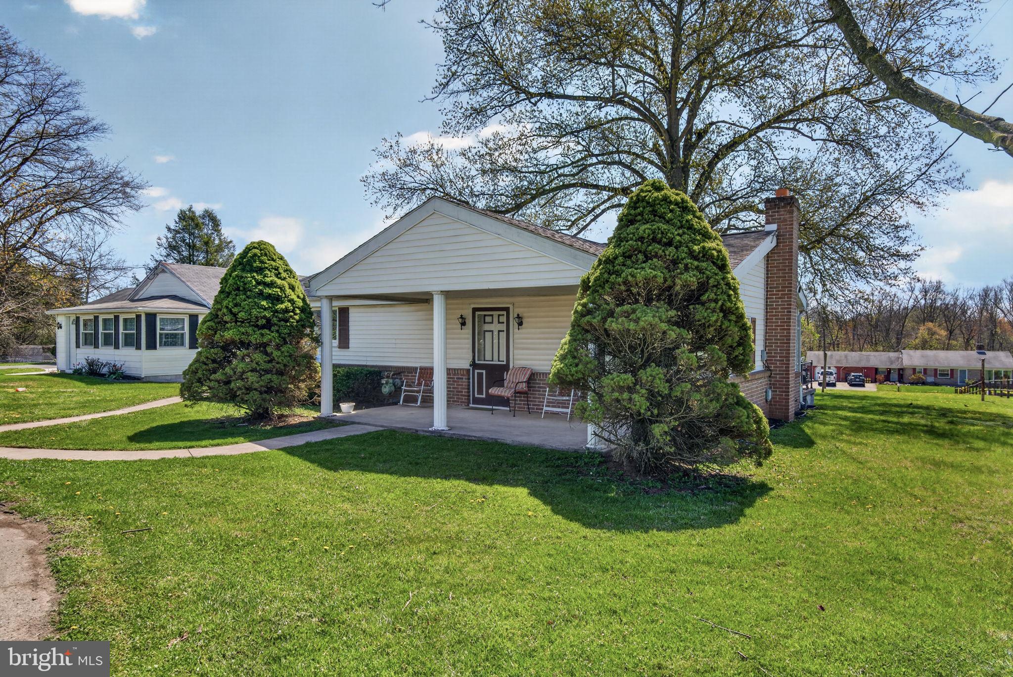 1636 East Canal Road Dover, PA 17315 - Photo 2 of 27