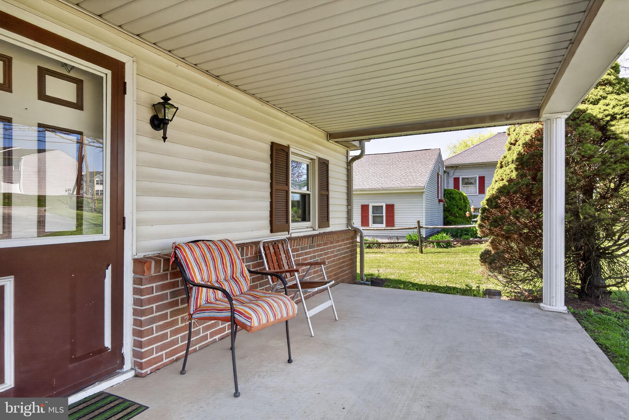 1636 East Canal Road Dover, PA 17315 - Photo 4 of 27