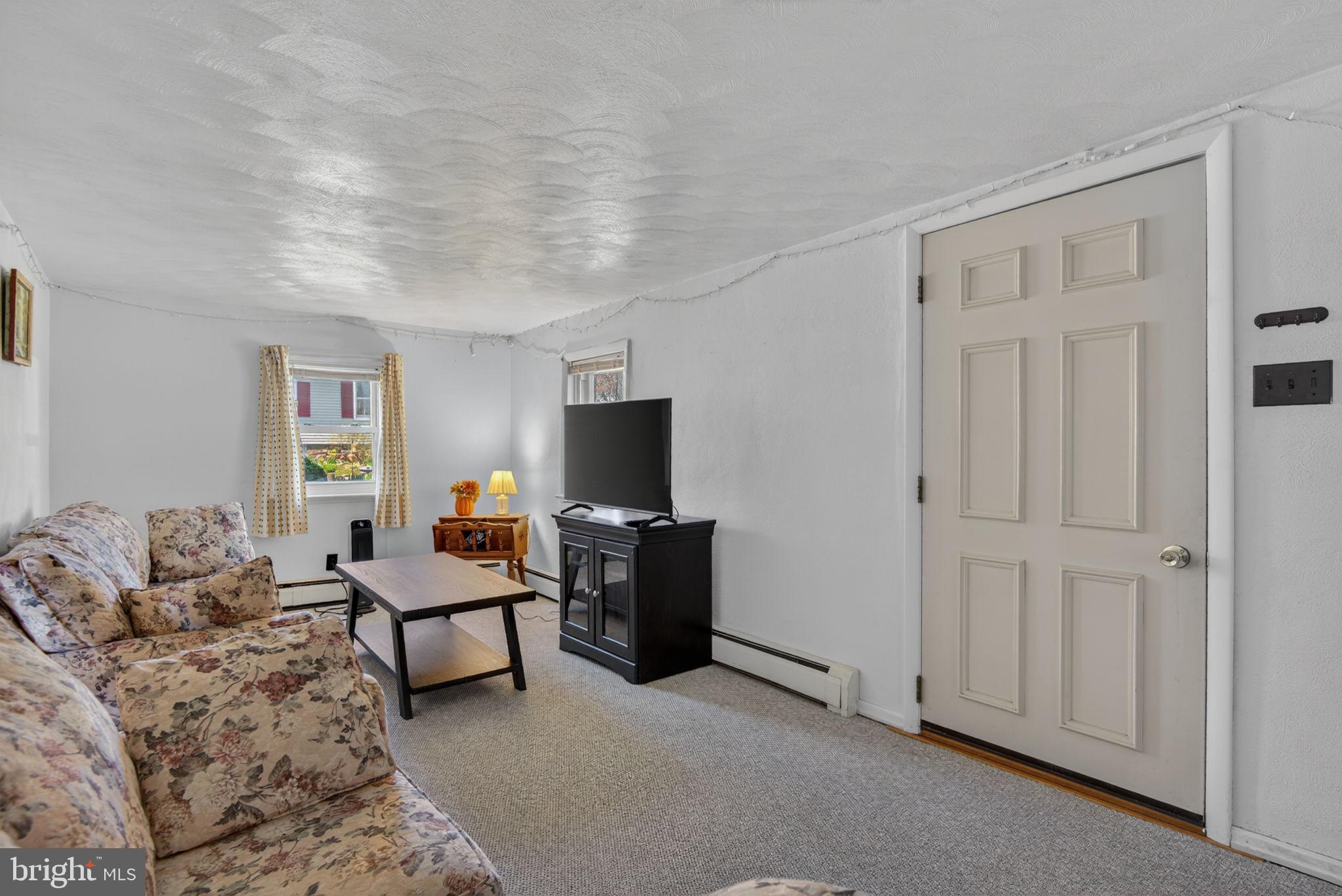 1636 East Canal Road Dover, PA 17315 - Photo 5 of 27