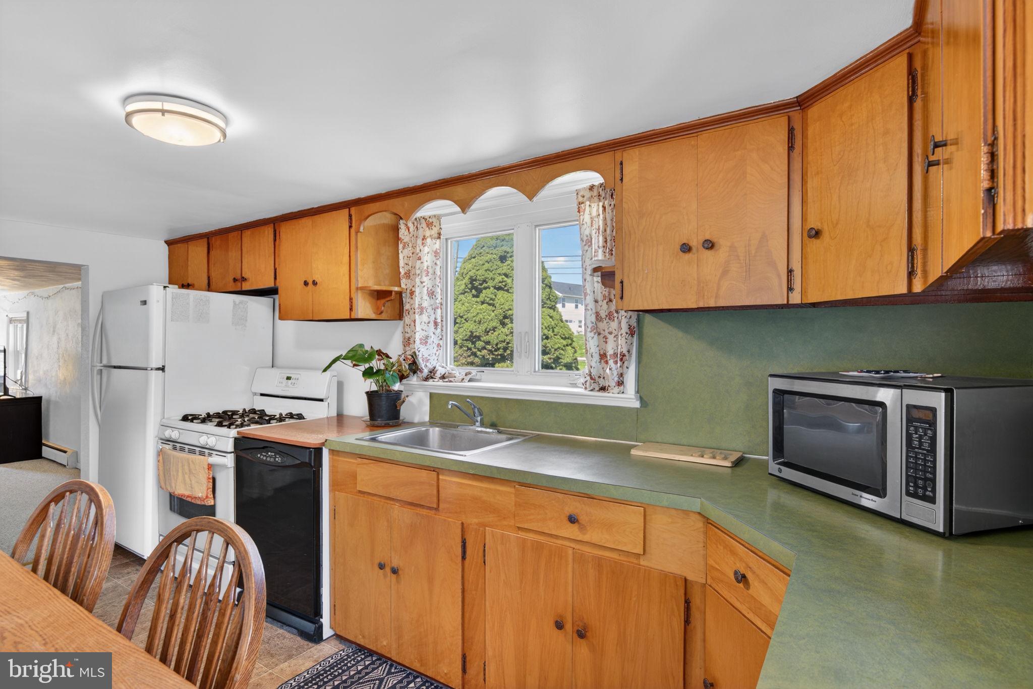 1636 East Canal Road Dover, PA 17315 - Photo 9 of 27