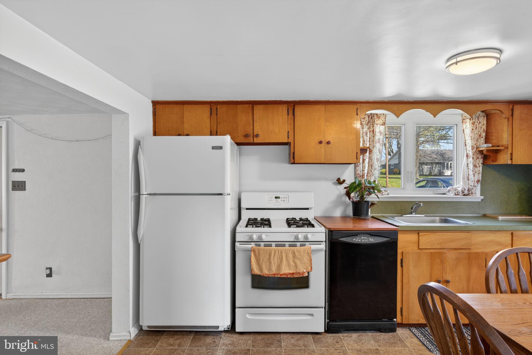 1636 East Canal Road Dover, PA 17315 - Photo 10 of 27