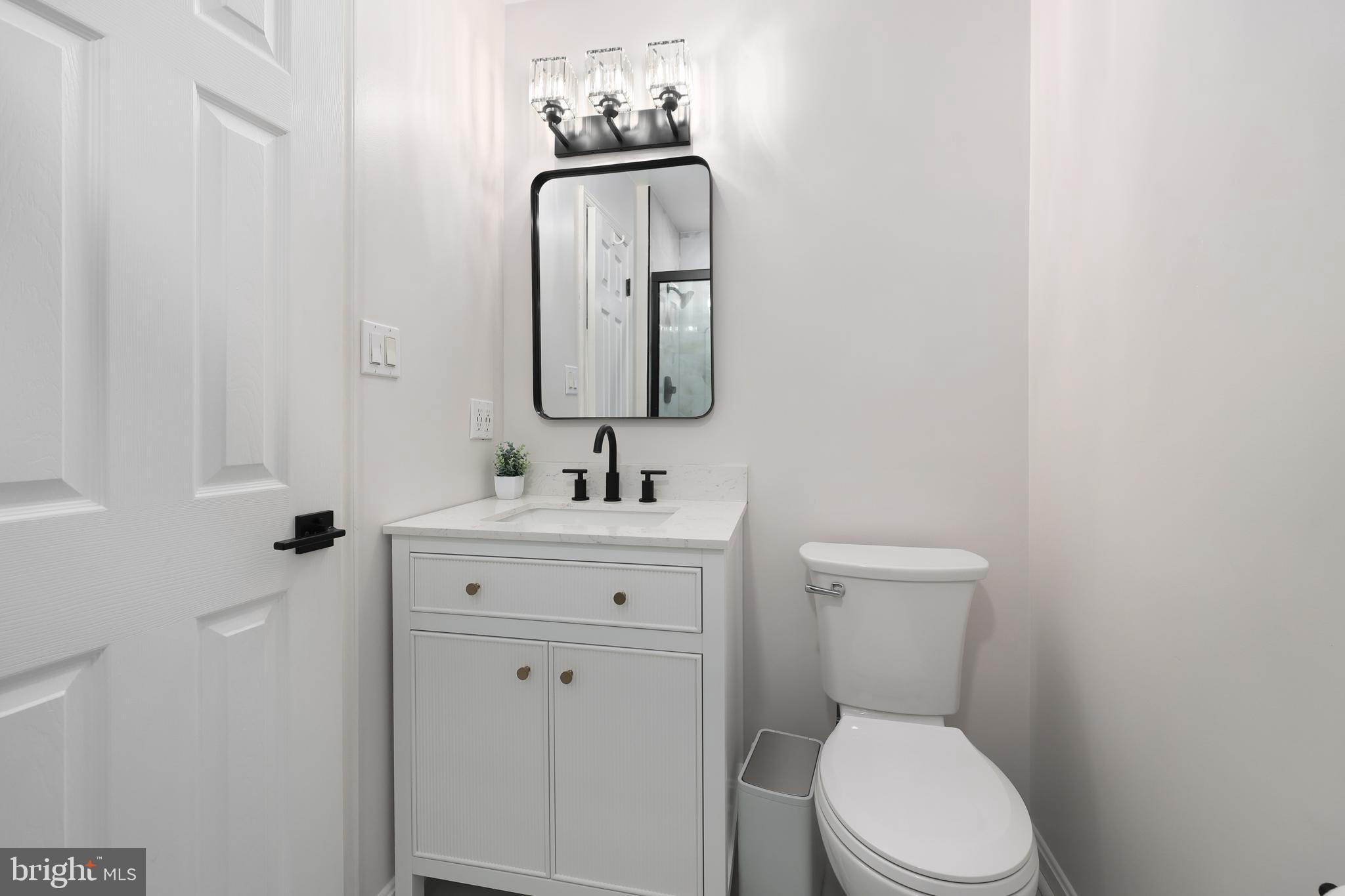 8311 Timber Brook Lane Springfield, VA 22153 - Photo 30 of 46 Primary Ensuite Bathroom