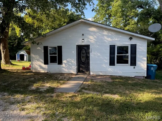 $1,975 | 160 Diekamp Lane, St. Charles, MO 63303