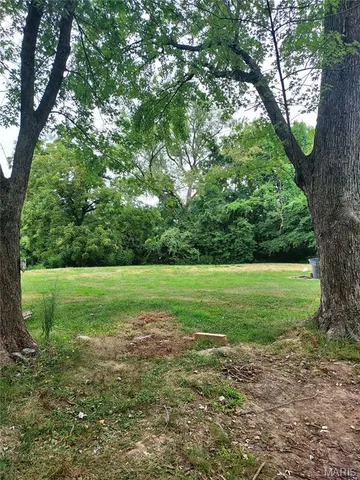 $1,975 | 160 Diekamp Lane, St. Charles, MO 63303