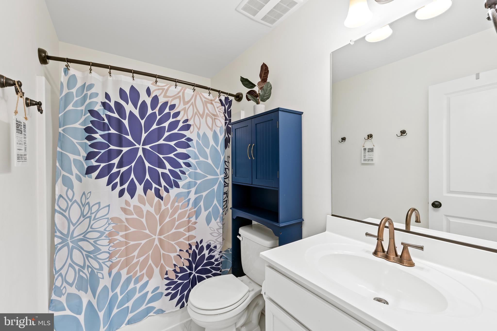 296 Robbie Road Bumpass, VA 23024 - Photo 23 of 51 Full Upstairs Bathroom