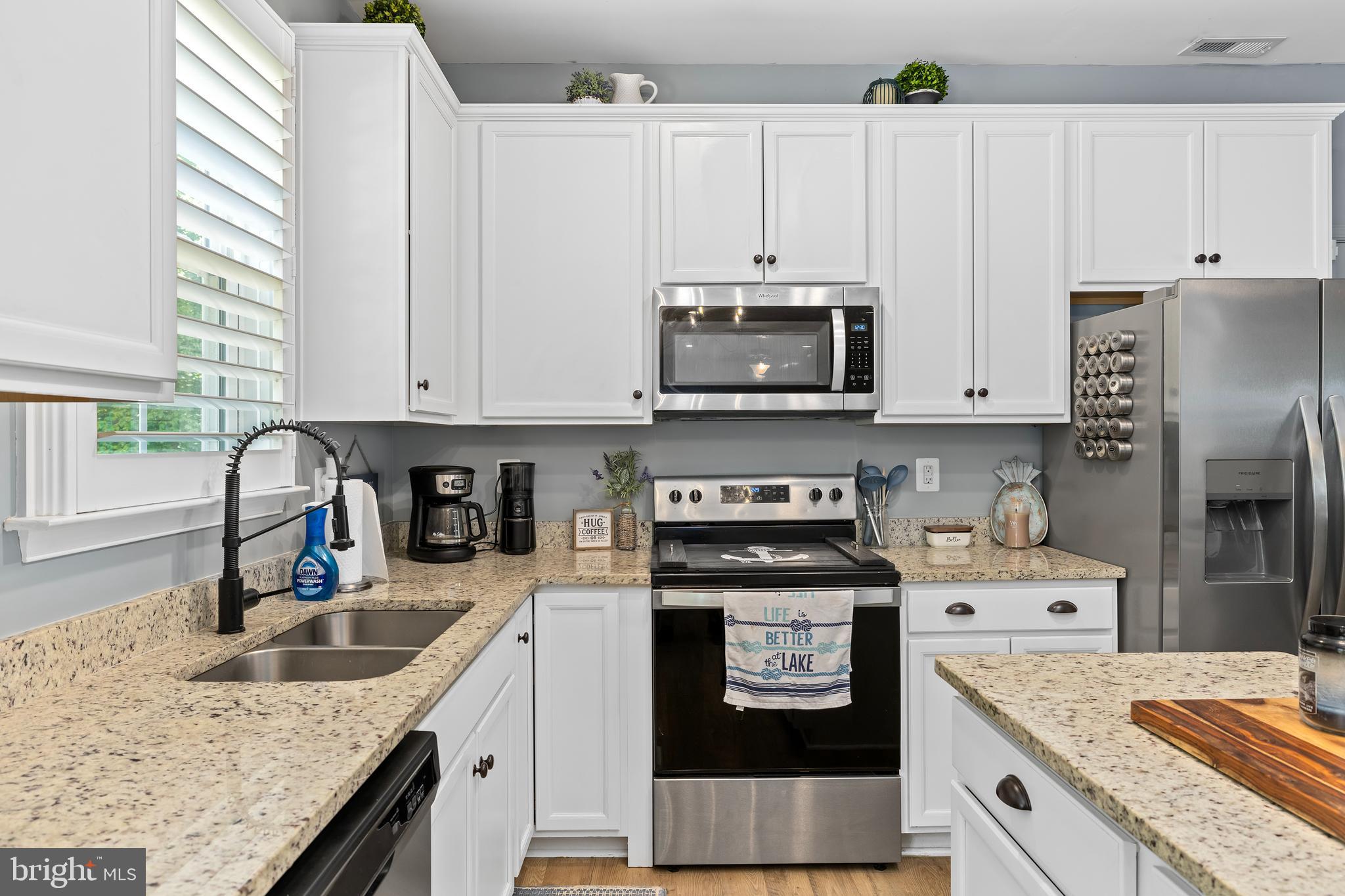 296 Robbie Road Bumpass, VA 23024 - Photo 5 of 51 Nicely Sized Kitchen