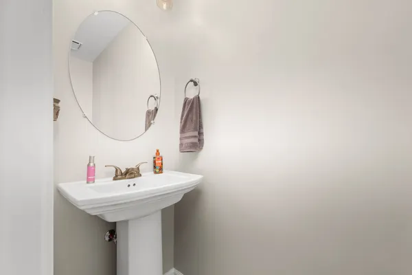 $379,900 | 1108 Barnhill Road, Clarksville, TN 37043