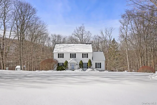 $750,000 | 10 Jennifer Lane, Carmel, NY 10512