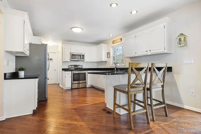 $750,000 | 10 Jennifer Lane, Carmel, NY 10512