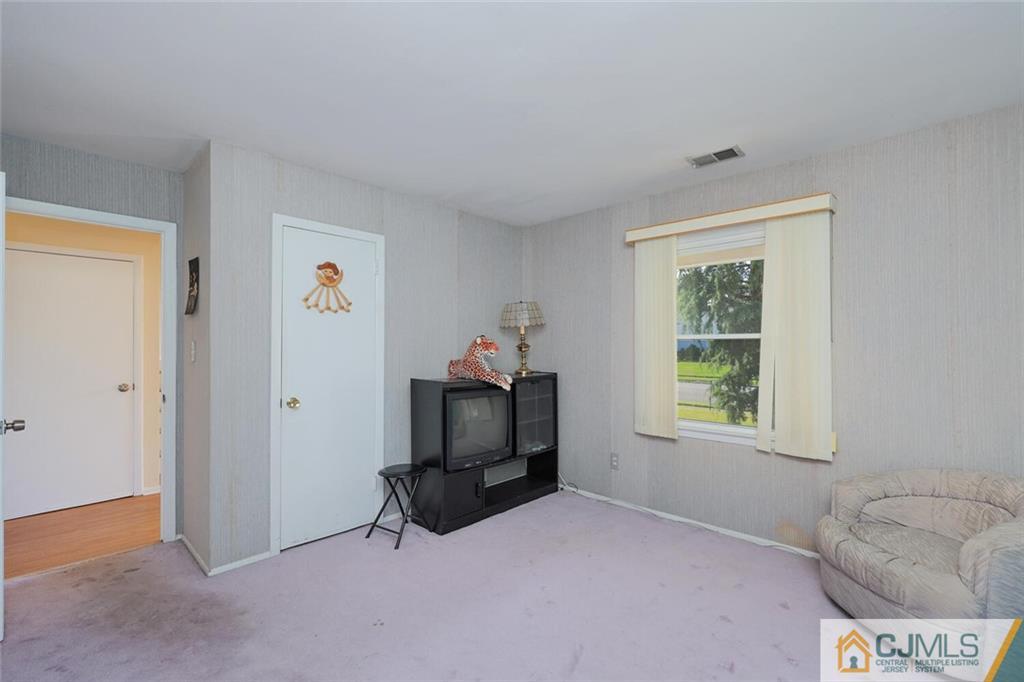 218 Winding Road Iselin, NJ 08830 - Photo 29 of 40 Gallery Image 29