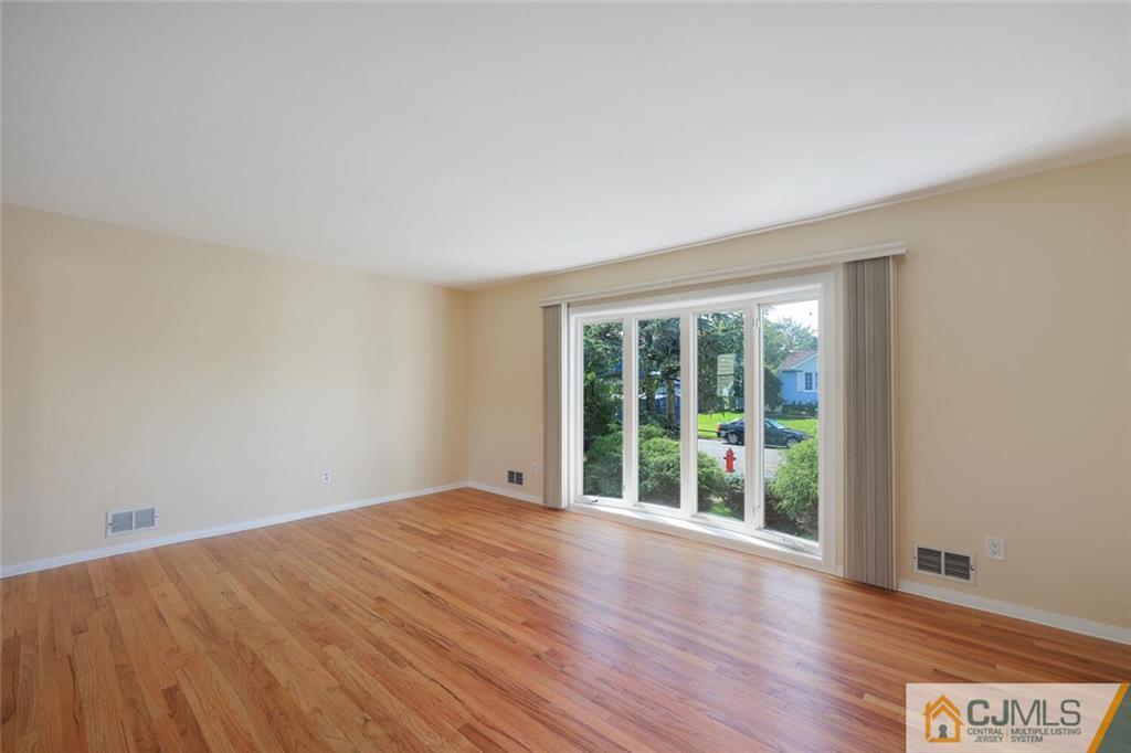 218 Winding Road Iselin, NJ 08830 - Photo 8 of 40 Gallery Image 8