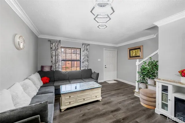 $124,900 | 1871 Mansard Drive, St. Louis, MO 63125