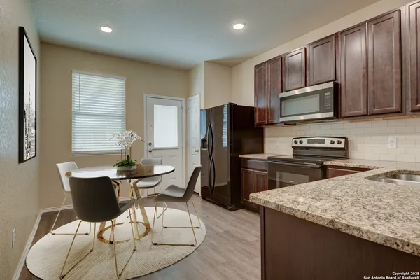 $1,645 | 3931 Somers Crest, San Antonio, TX 78211