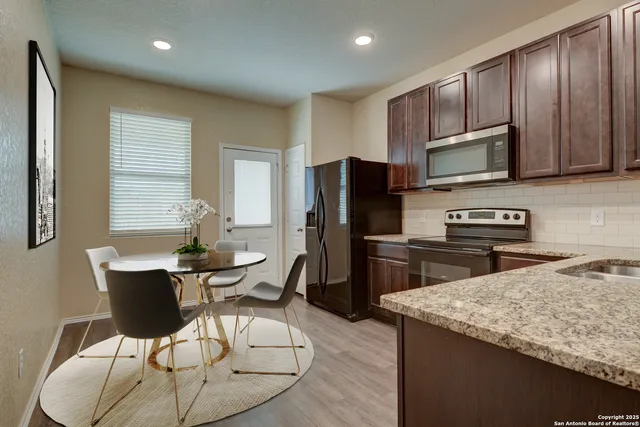 $1,695 | 3931 Somers Crest, San Antonio, TX 78211