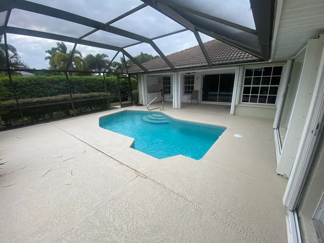 a view of outdoor space yard and porch