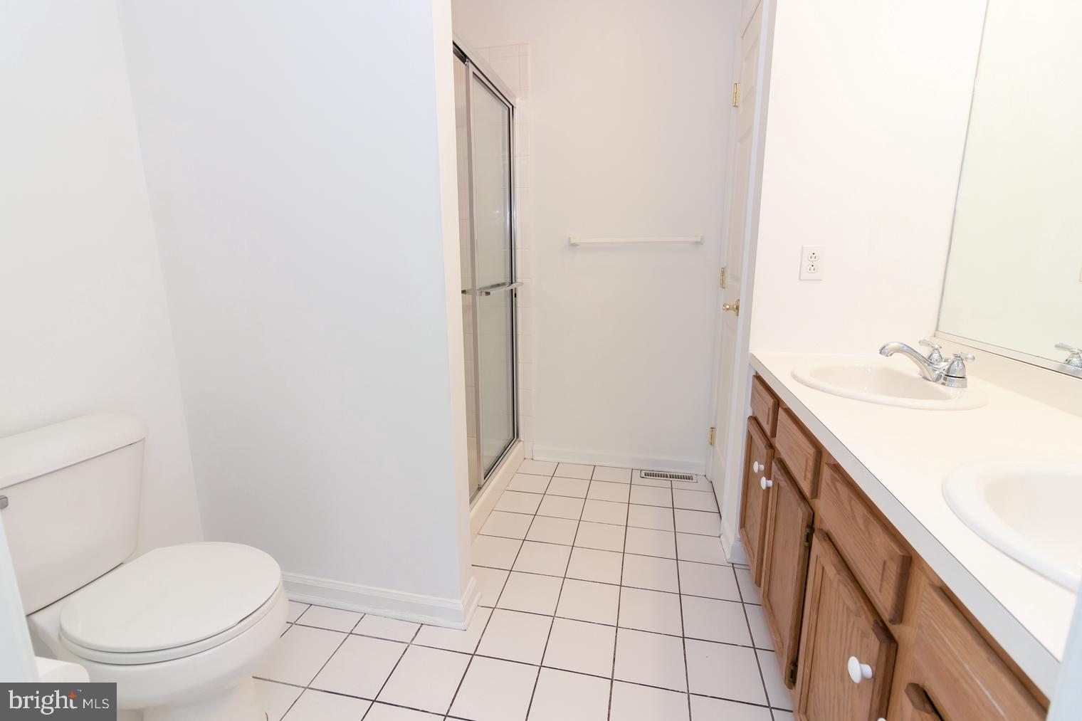 6 Turtle Court Delanco, NJ 08075 - Photo 21 of 37 master bath