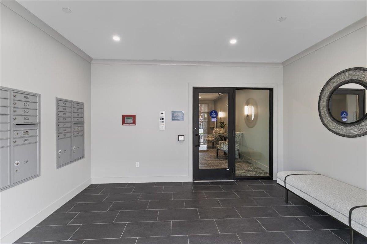 65 Pointe Place, Unit 104 Dover, NH 03820 - Photo 4 of 25