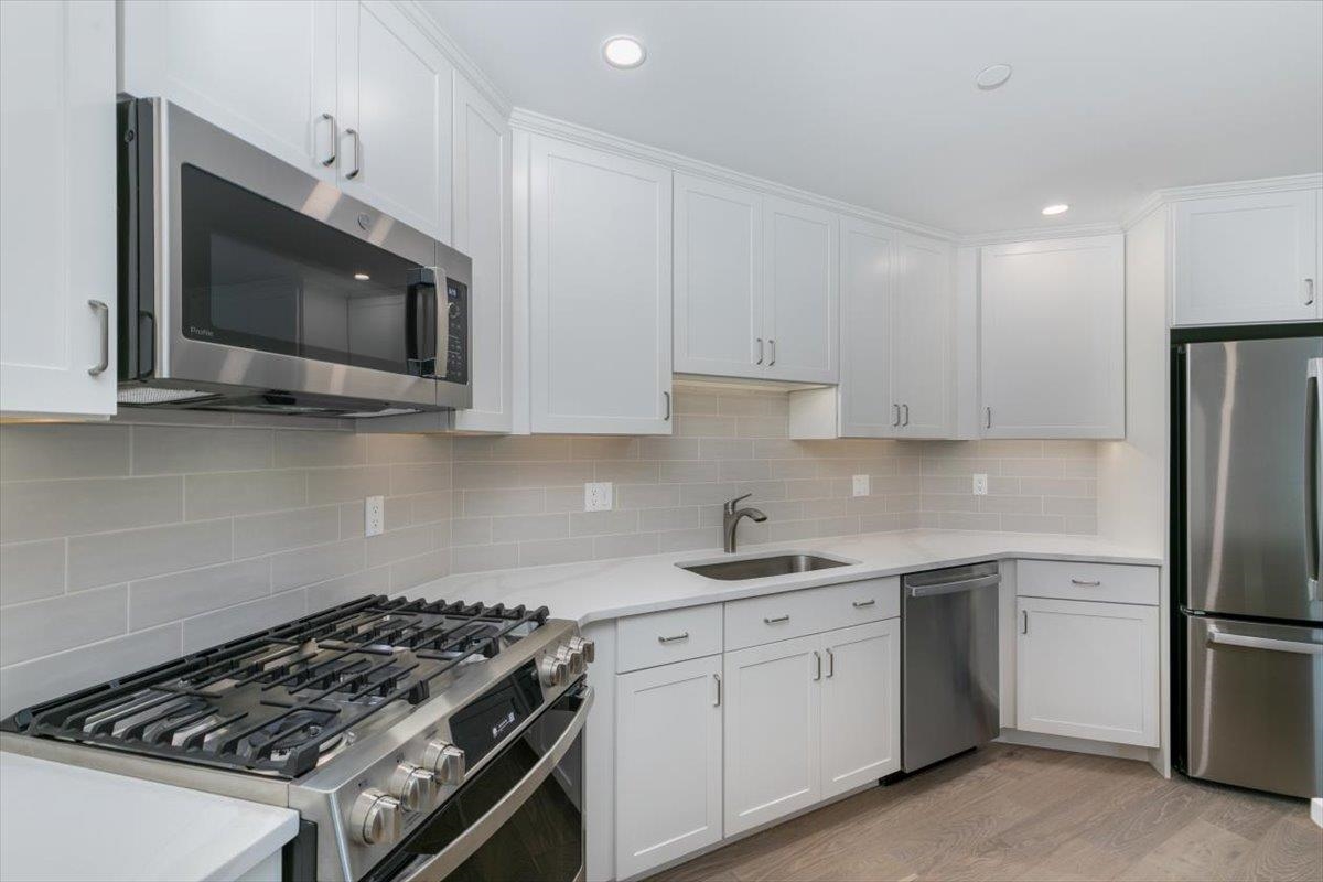 65 Pointe Place, Unit 104 Dover, NH 03820 - Photo 8 of 25