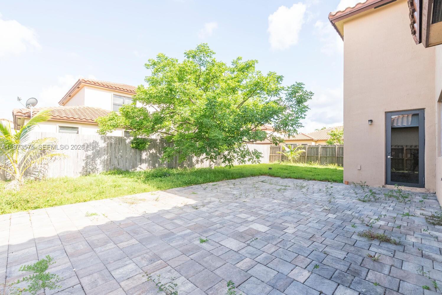 516 Southeast 35th Terrace Homestead, FL 33033 - Photo 24 of 25 a view of back yard of the house