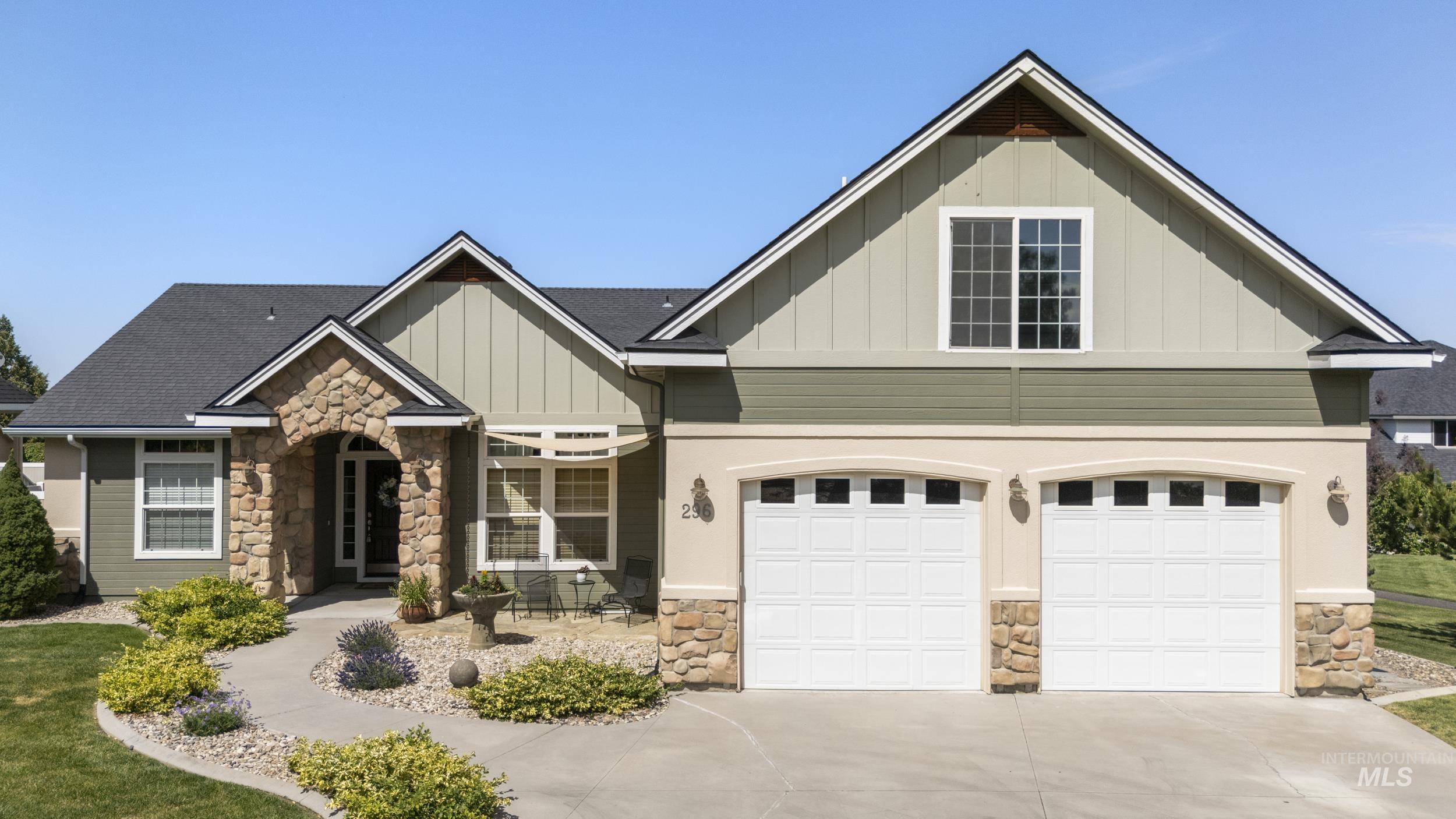 296 East Mikyl Ridge Loop  