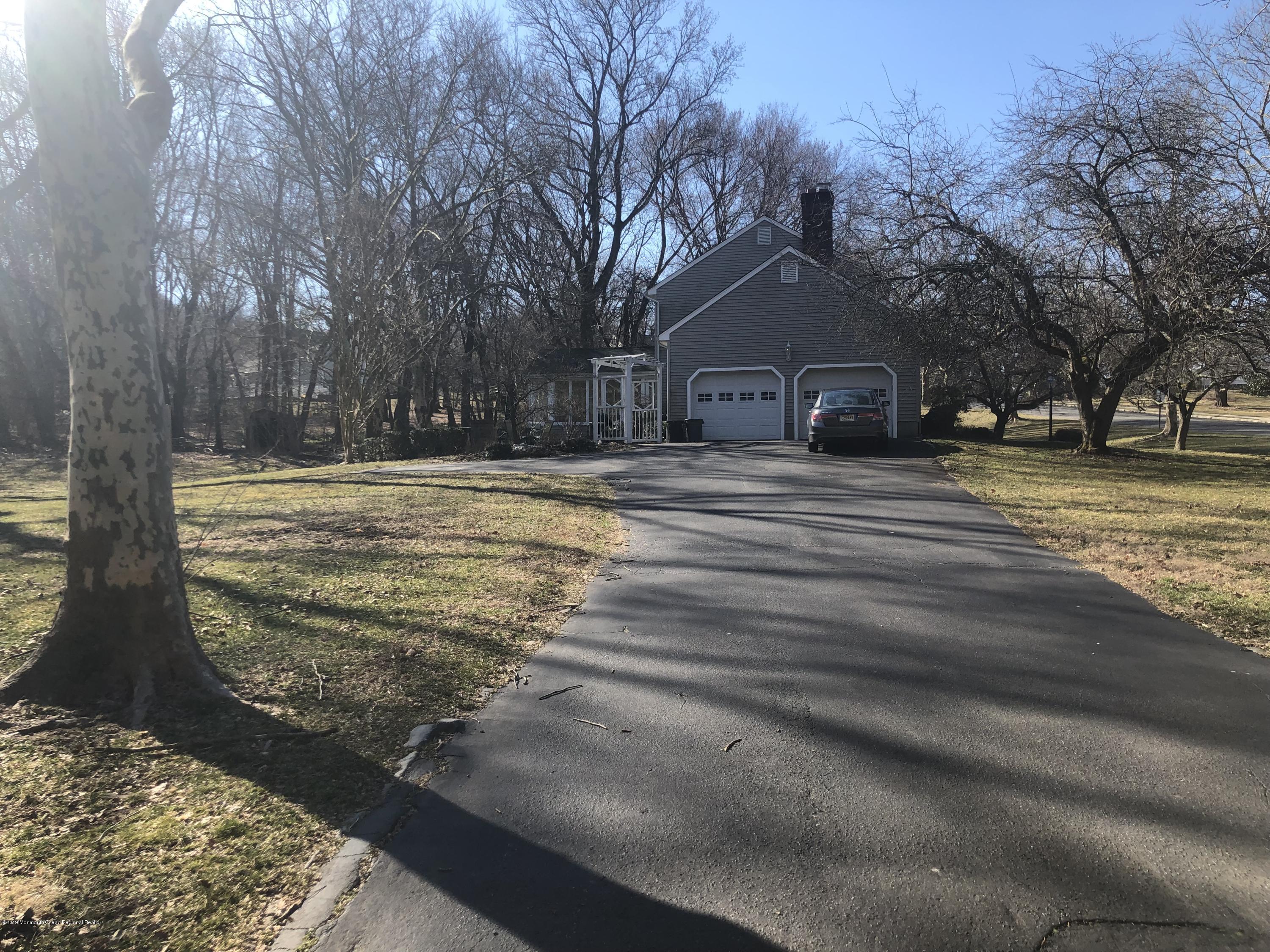 8 Cherry Hill Road Holmdel, NJ 07733 - Photo 38 of 38 Large Driveway