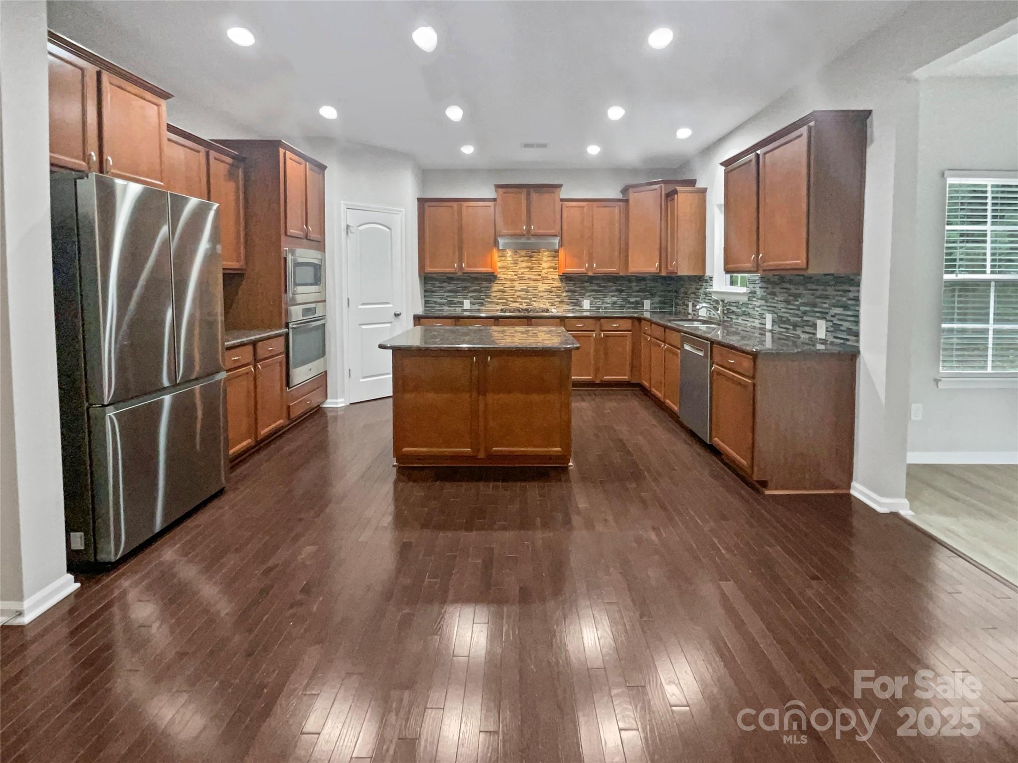 705 Old Cove Road Tega Cay, SC 29708 - Photo 6 of 31