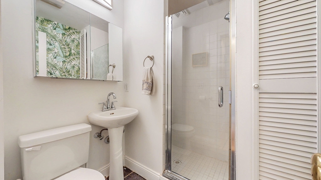 33 Main Street, Unit 2 Somerville, MA 02145 - Photo 15 of 20