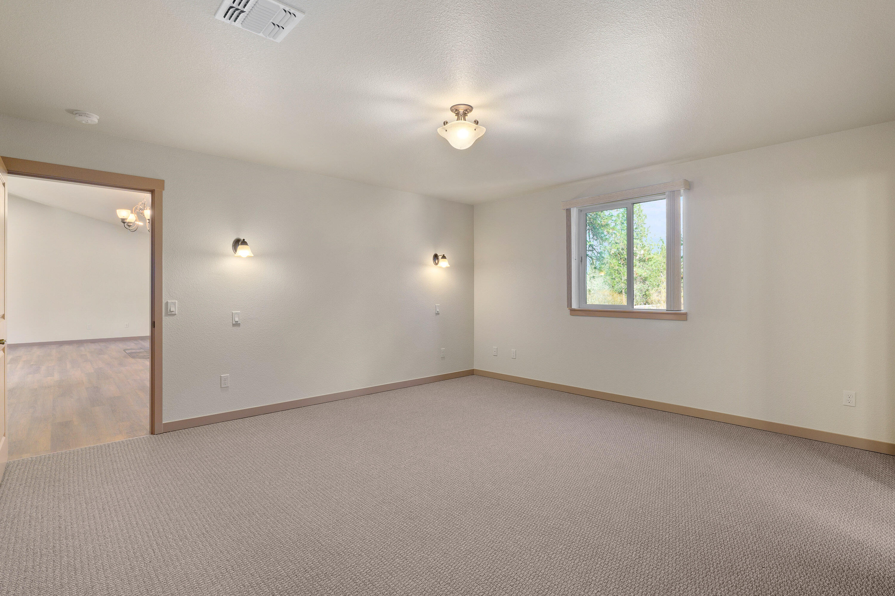 2410 Robertson Bridge Road Grants Pass, OR 97526 - Photo 16 of 46 RB Final (17)