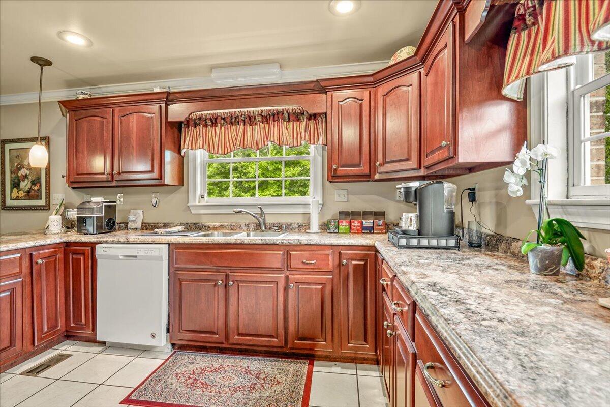 91 Earl Angel Road Corbin, KY 40701 - Photo 24 of 47 10-Kitchen