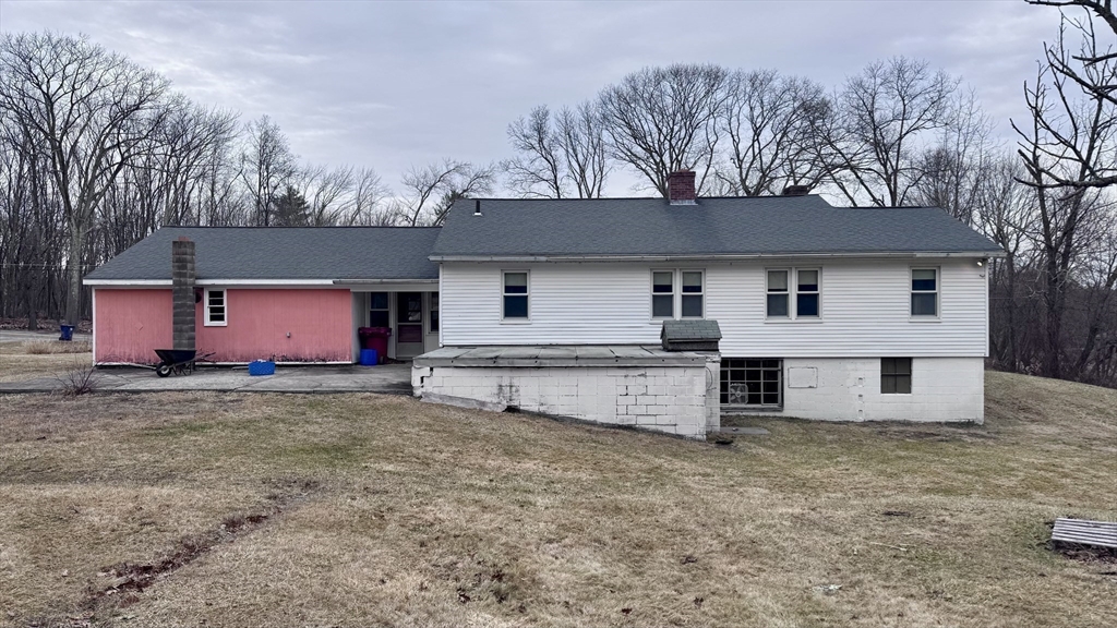 266 Putnam Hill Road Sutton, MA 01590 - Photo 5 of 11