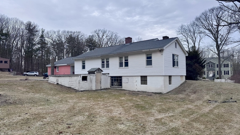 266 Putnam Hill Road Sutton, MA 01590 - Photo 6 of 11