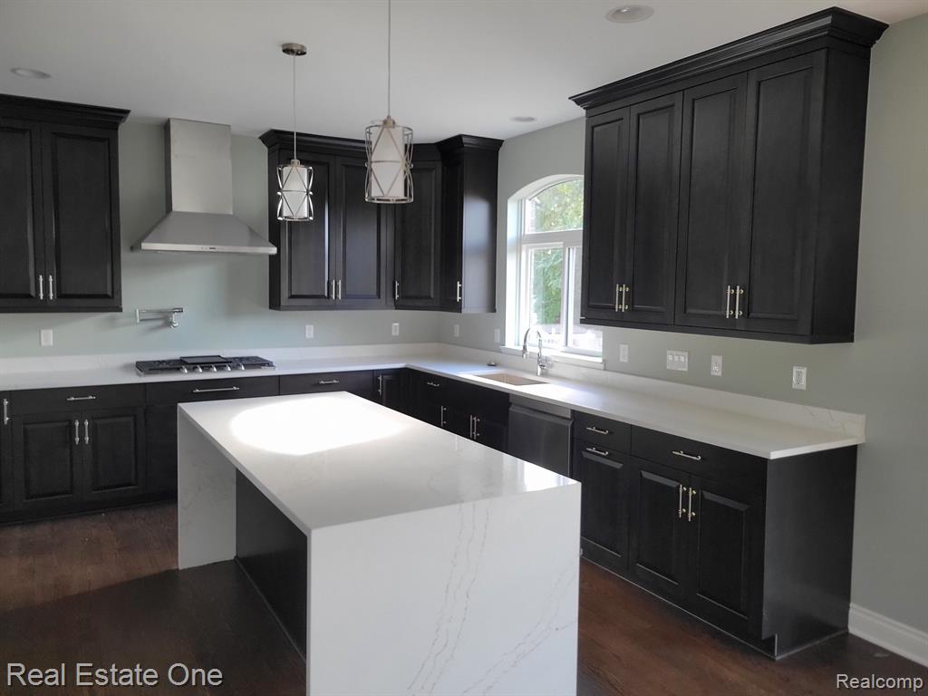 611 Vanderpool Avenue Troy, MI 48083 - Photo 4 of 26 Gallery Image 4
